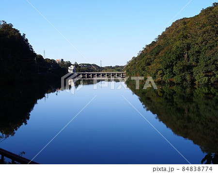 矢作川の越戸ダムのダム湖 84838774