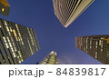 見上げる副都心 84839817