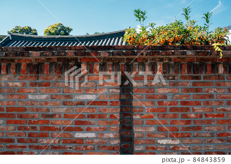 Old brick wall at Yangnim history and culture village in Gwangju, Korea Old brick wall at Yangnim history and culture village in Gwangju, Korea 84843859