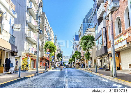 東京世田谷の都市風景 三軒茶屋・茶沢通り 東京世田谷の都市風景 三軒茶屋・茶沢通り 84850753
