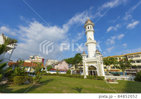 Kapitan Keling Mosque with blue sky in Penang, Malaysia 84852052