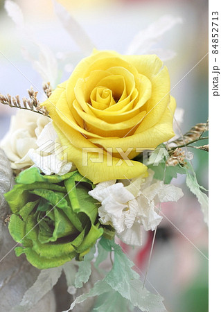 造花のバラ 造花のバラ 84852713