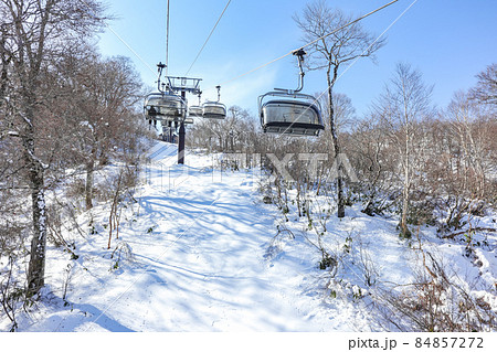 スキー場　リフトからの眺め　【長野県　野沢温泉スキー場】 84857272