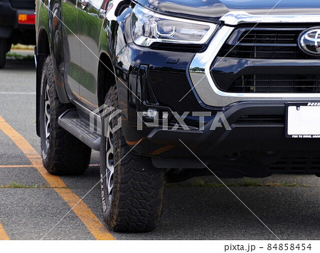 自動車イメージ　トヨタハイラックスのフロントマスク 84858454