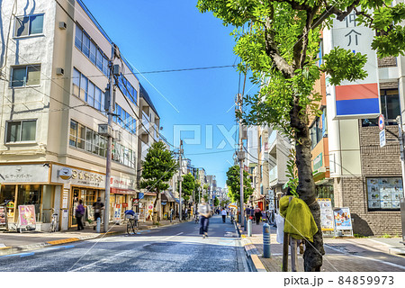 東京世田谷の都市風景　三軒茶屋・茶沢通り 84859973