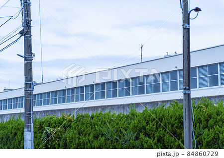 少年鑑別所(少年院)「塀の外から見るづ風景) 少年鑑別所(少年院)「塀の外から見るづ風景) 84860729