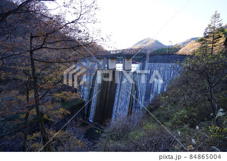 群馬県安中市　アプトの道に近い碓氷湖　坂本ダム 84865004