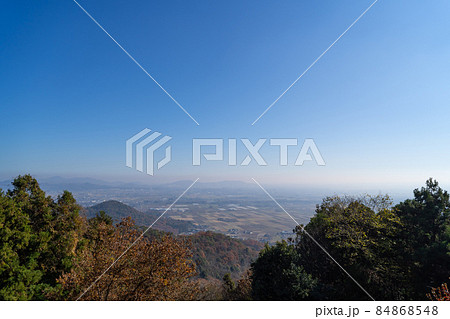 大小山の展望台から見た関東平野（栃木県足利市） 84868548