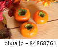 岐阜県で栽培した艶やかな富有柿 84868761