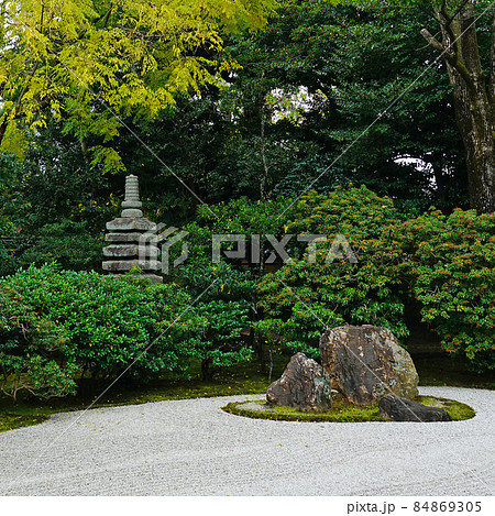 建仁寺　京都　紅葉 84869305