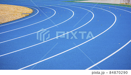 陸上競技場の400mトラック 84870290