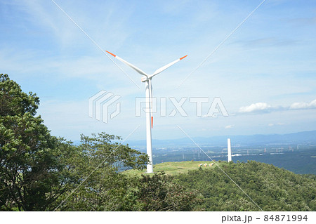 風車と青空 84871994