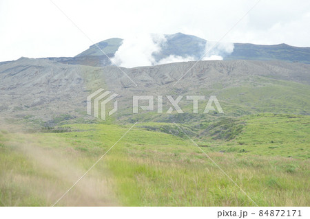 白煙がでる阿蘇山 白煙がでる阿蘇山 84872171