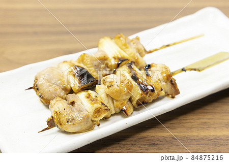 美味しい焼鳥、ももネギ串 84875216