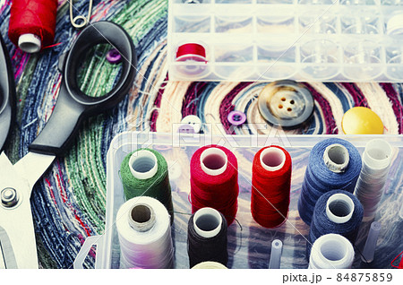 Large sewing kit 84875859