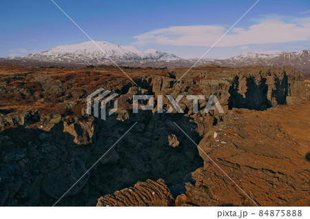 冬のシングヴェトリル国立公園のギャオ 冬のシングヴェトリル国立公園のギャオ 84875888