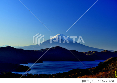 箱根大観山から富士山の夕景 84877378