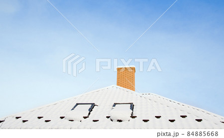 chimney on roof 84885668