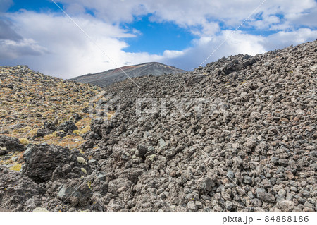 Panoramic picture of Mount Ngauruhoe in the Tongariro National Park on northern island of New Zealand in summer 84888186