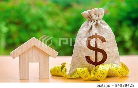 House and dollar money bag. Property valuation. Building maintenance. Mortgage loan calculation. Real estate appraisal. Budgeting. Rental income. Cost of home services, utilities. Energy efficiency House and dollar money bag. Property valuation. Building maintenance. Mortgage loan calculation. Real estate appraisal. Budgeting. Rental income. Cost of home services, utilities. Energy efficiency 84889428