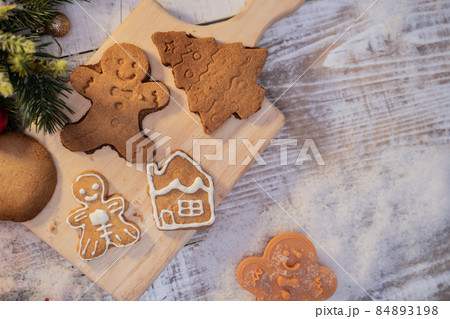 Xmas cookie for Christmas and Happy New Year. Gingerbread with decoration at home. Xmas cookie for Christmas and Happy New Year. Gingerbread with decoration at home. 84893198