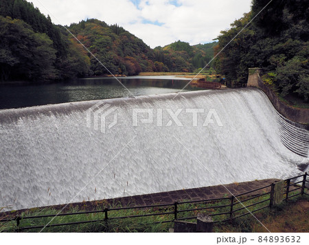 日本一美しいと言われる白水溜池堰堤　大分県竹田市次倉 84893632
