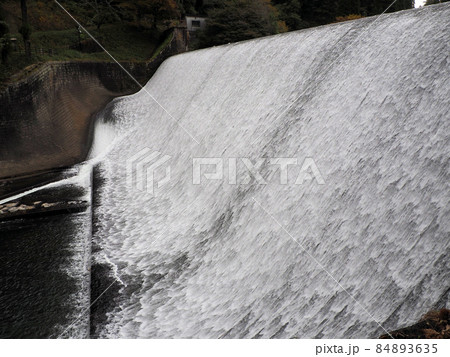 日本一美しいと言われる白水溜池堰堤 大分県竹田市次倉 日本一美しいと言われる白水溜池堰堤 大分県竹田市次倉 84893635