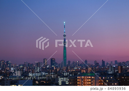 夕景と東京スカイツリー 84893936