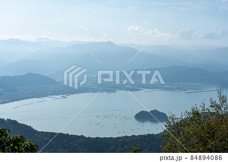 福井県小浜市 エンゼルライン(内外海半島)からの景色 小浜湾(若狭湾の支湾) (10月) 福井県小浜市 エンゼルライン(内外海半島)からの景色 小浜湾(若狭湾の支湾) (10月) 84894086