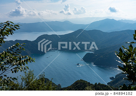 福井県小浜市 エンゼルライン第二展望所(内外海半島)からの景色 若狭湾方向 (10月) 福井県小浜市 エンゼルライン第二展望所(内外海半島)からの景色 若狭湾方向 (10月) 84894102