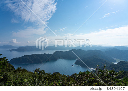 福井県小浜市　エンゼルライン第二展望所（内外海半島）からの景色　若狭湾方向　（10月） 84894107