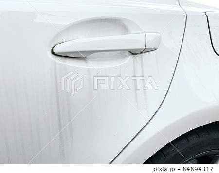 水垢が付いた車 84894317