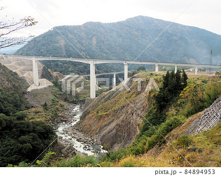 新阿蘇大橋　熊本県阿蘇郡南阿蘇村の立野と河陽を結ぶ 84894953