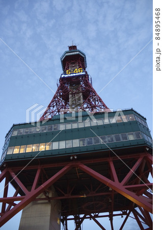 夕方のさっぽろテレビ塔 84895468