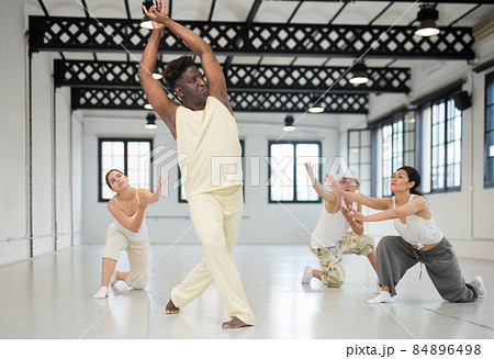 Afro american man dancing modern dance 84896498