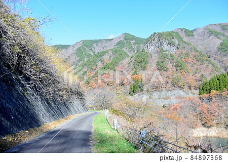 晩秋の豊丘ダム周回道路 晩秋の豊丘ダム周回道路 84897368