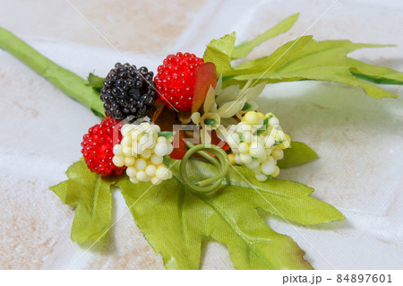 花, 造花, ストロベリー, イチゴ, 葉, 緑, クラフト, 雑貨, クラフトパーツ, パーツ 84897601