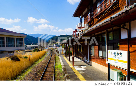 名松線からの車窓風景 伊勢八知駅 名松線からの車窓風景 伊勢八知駅 84898225