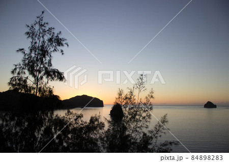父島 境浦海岸からのサンセット 父島 境浦海岸からのサンセット 84898283