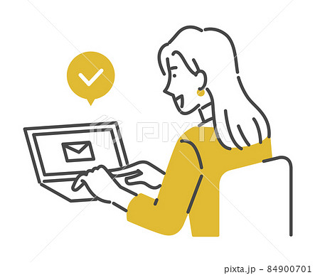 パソコンでメールをチェックする女性 84900701