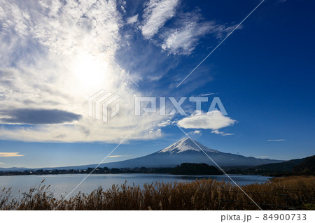 山梨県富士河口湖町の大石公園からの富士山 84900733