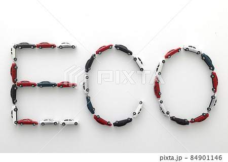 自動車のミニチュア模型で描いた環境に関する英文字 84901146
