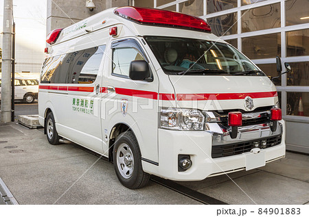 救急車　特殊車両 　自動車　乗り物　東京消防庁   緊急事態  84901883