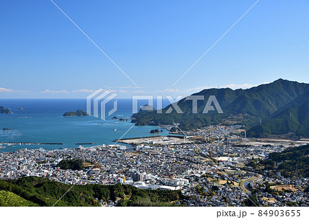 海路山展望台から尾鷲湾を望む 【三重県尾鷲市】 海路山展望台から尾鷲湾を望む 【三重県尾鷲市】 84903655