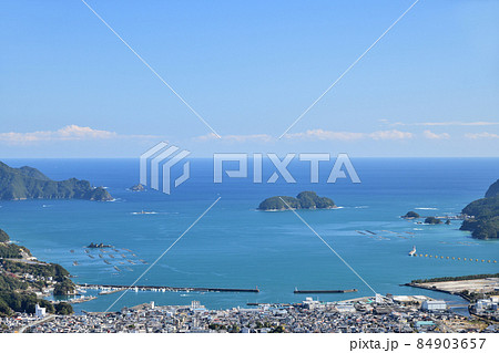 海路山展望台から尾鷲湾を望む 【三重県尾鷲市】 海路山展望台から尾鷲湾を望む 【三重県尾鷲市】 84903657