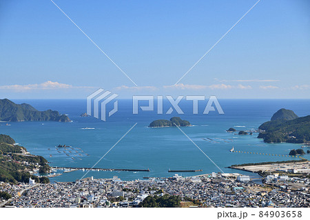 海路山展望台から尾鷲湾を望む 【三重県尾鷲市】 海路山展望台から尾鷲湾を望む 【三重県尾鷲市】 84903658