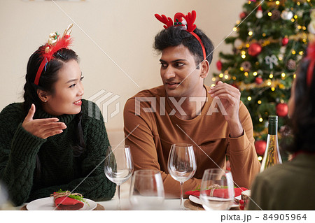 Positive Couple at Christmas Dinner 84905964