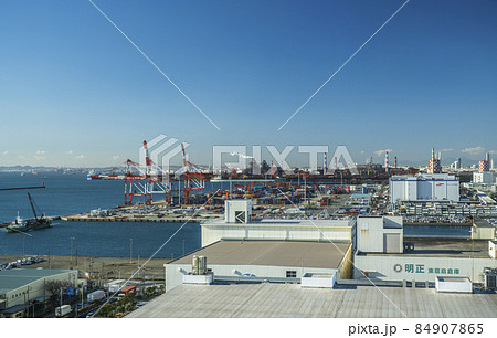 川崎の京浜工業地帯の風景【神奈川県・川崎市】 川崎の京浜工業地帯の風景【神奈川県・川崎市】 84907865