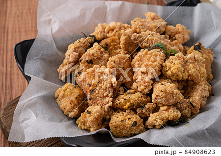 フライドチキン からあげ 鶏の唐揚 84908623