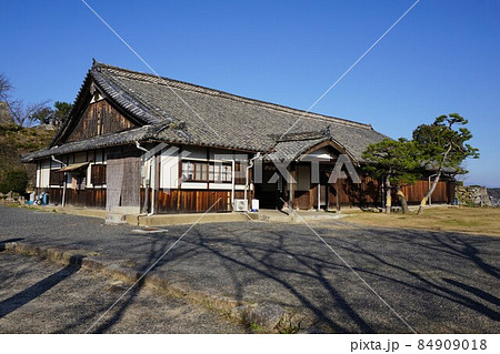鶴山館（鶴山公園内にある東京の大学に進学している岡山県にゆかりのある学生のための学生自治寮） 84909018